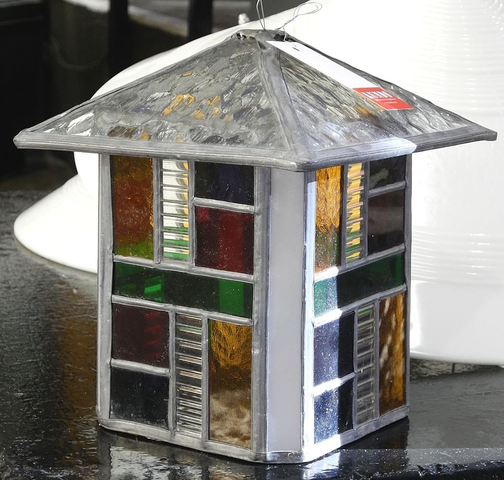 Leaded Glass Pendant Lamp Shade, 7 3/4 x 7 3/8 x 7 1/8".: Leaded Glass Pendant Lamp Shade, 7 3/4 x 7 3/8 x 7 1/8".
