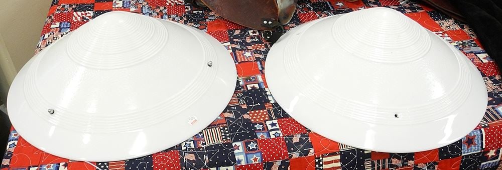Pair of Soft-Lite Phoenix Glass Co.: Pair of Soft-Lite Phoenix Glass Co.