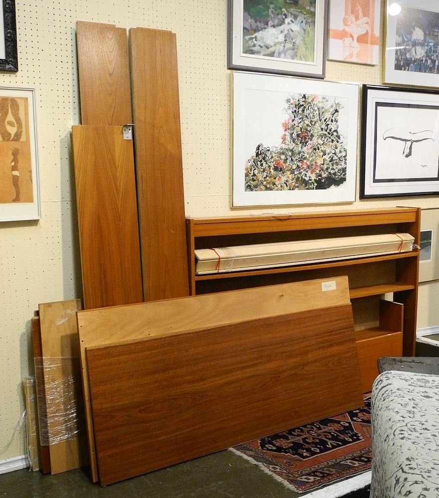Queen Sized Danish Modern Teak Bedstead. (1 of 3)