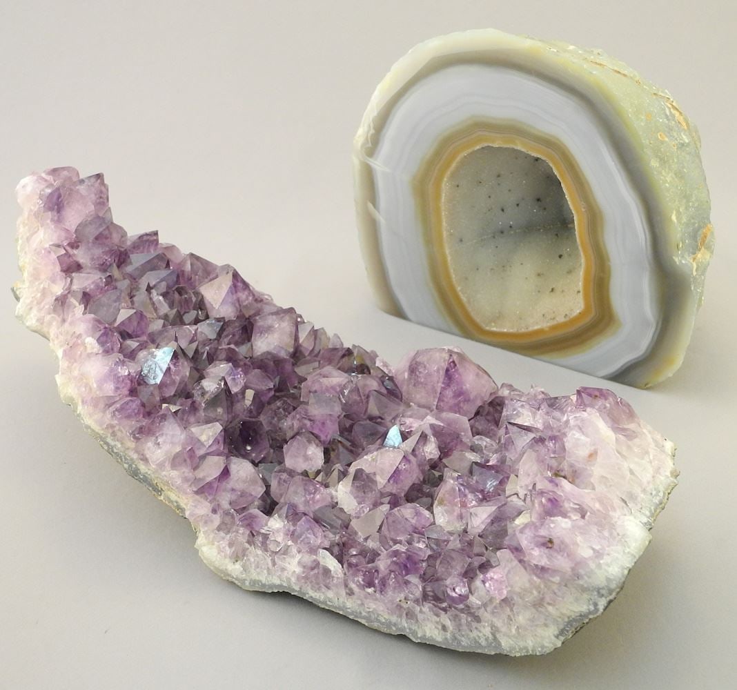 2 Geologic Specimens: Amethyst (12" W) & Agate (6"H). (1 of 5)