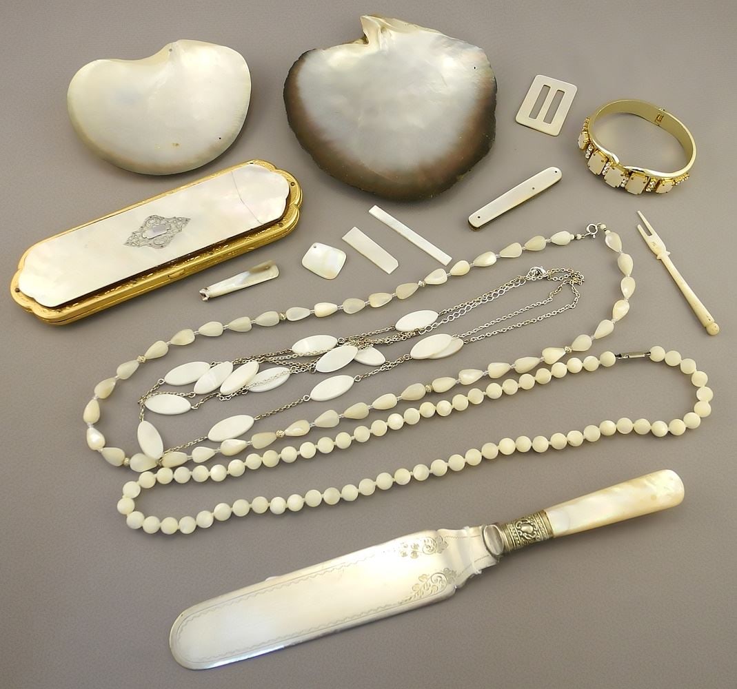 Mother of Pearl Jewelry Collection & Spectacle Case, Shells, Pocket Knife, etc. (1 of 5)