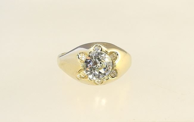 18K(marked) Gold and Paste Stone Ring, Size 10, 7.2 grams.: 18K(marked) Gold and Paste Stone Ring, Size 10, 7.2 grams.