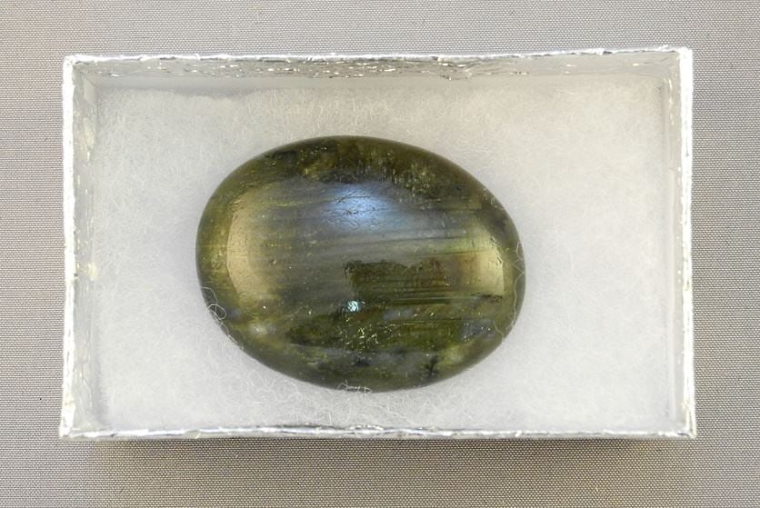 68.15Ct Natural Labradorite Gemstone.: 68.15Ct Natural Labradorite Gemstone.
