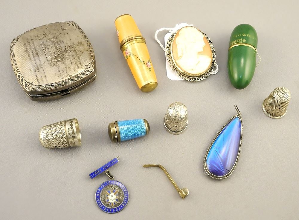 Collection of Sterling Silver & Other: Thimbles / Cases / Pendant (14/26). (1 of 2)