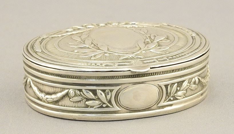 Oval Hallmarked Silver Box with Import Marks, CG & Co., 1 7/8"W, 19.25 Grams. (1 of 5)