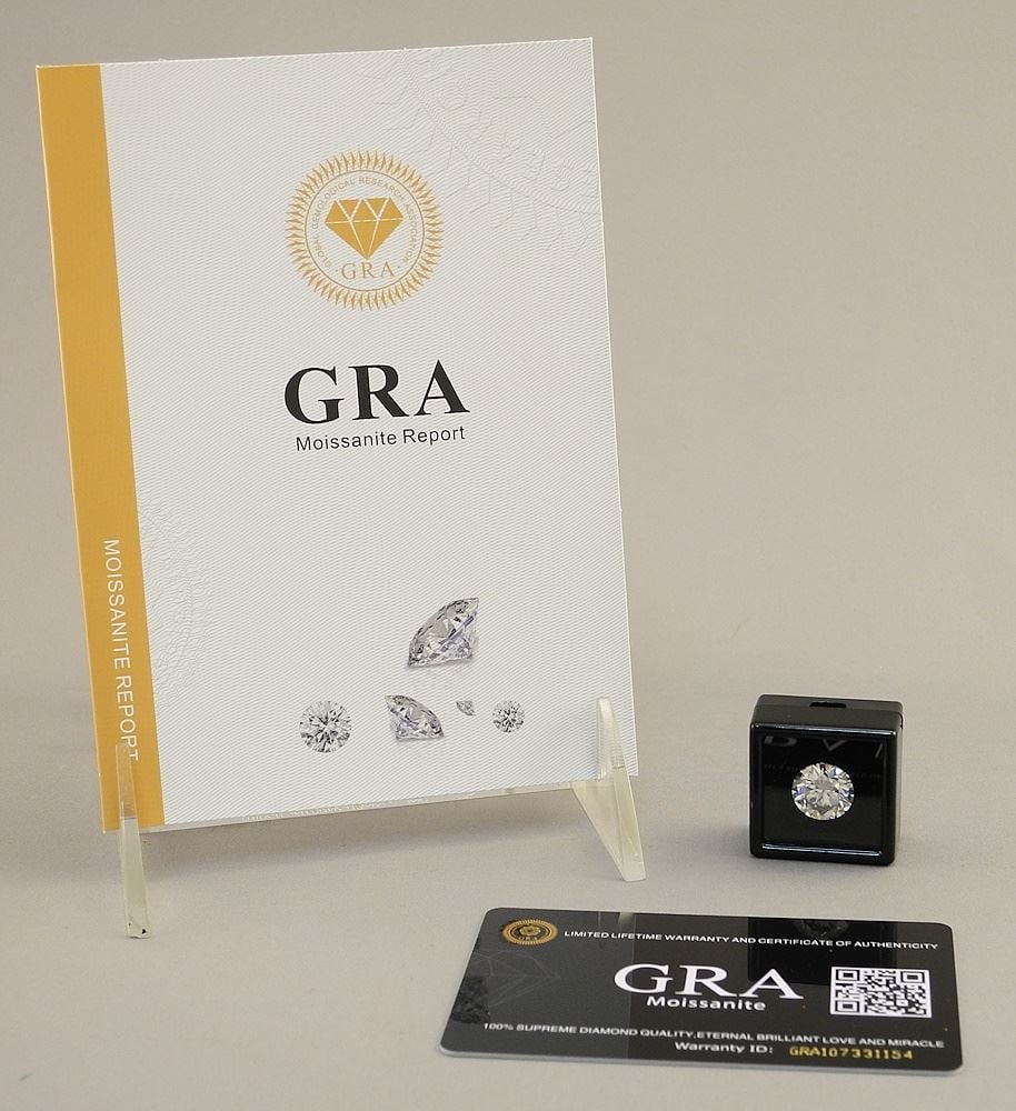 6ct Loose Moissanite Round Cut Stone GRA Certified.: 6ct Loose Moissanite Round Cut Stone GRA Certified.