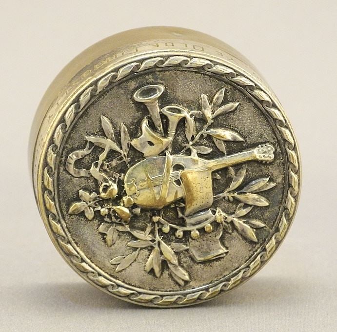 Silver Plated Pill Box: Henry Spingarn 350 Rue St. Honore Paris ye Old Curiosity Shop. (1 of 5)