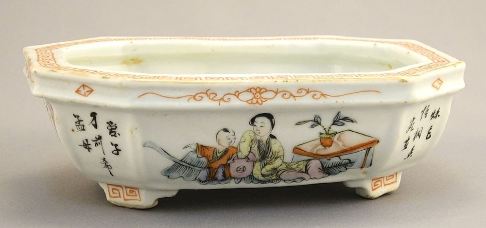 Chinese Famille Rose Porcelain Planter, Tongzhi Mark, 2 1/8 x 6 3/8 x 4 1/2".: Chinese Famille Rose Porcelain Planter, Tongzhi Mark, 2 1/8 x 6 3/8 x 4 1/2".
