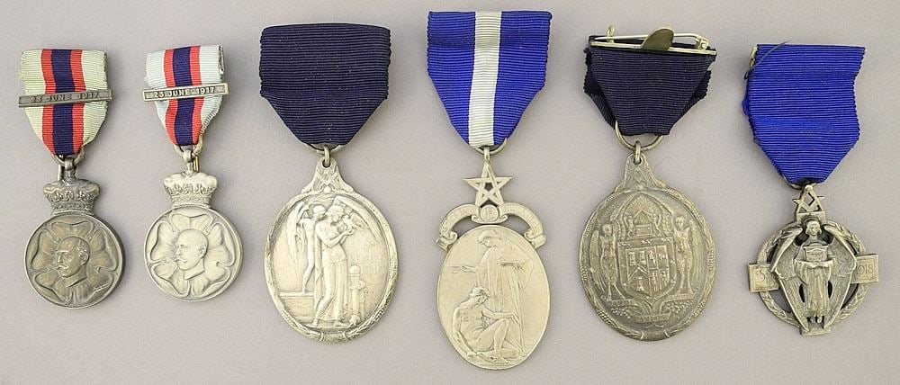 4 Silver Masonic & First War Medals & 2 Plated, 3-4 1/4"H, 130 Grams. (1 of 5)
