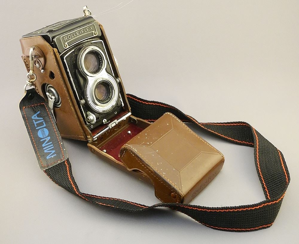 Rolleiflex T2167487 Camera with Leather Case, 5 5/8"H.: Rolleiflex T2167487 Camera with Leather Case, 5 5/8"H.