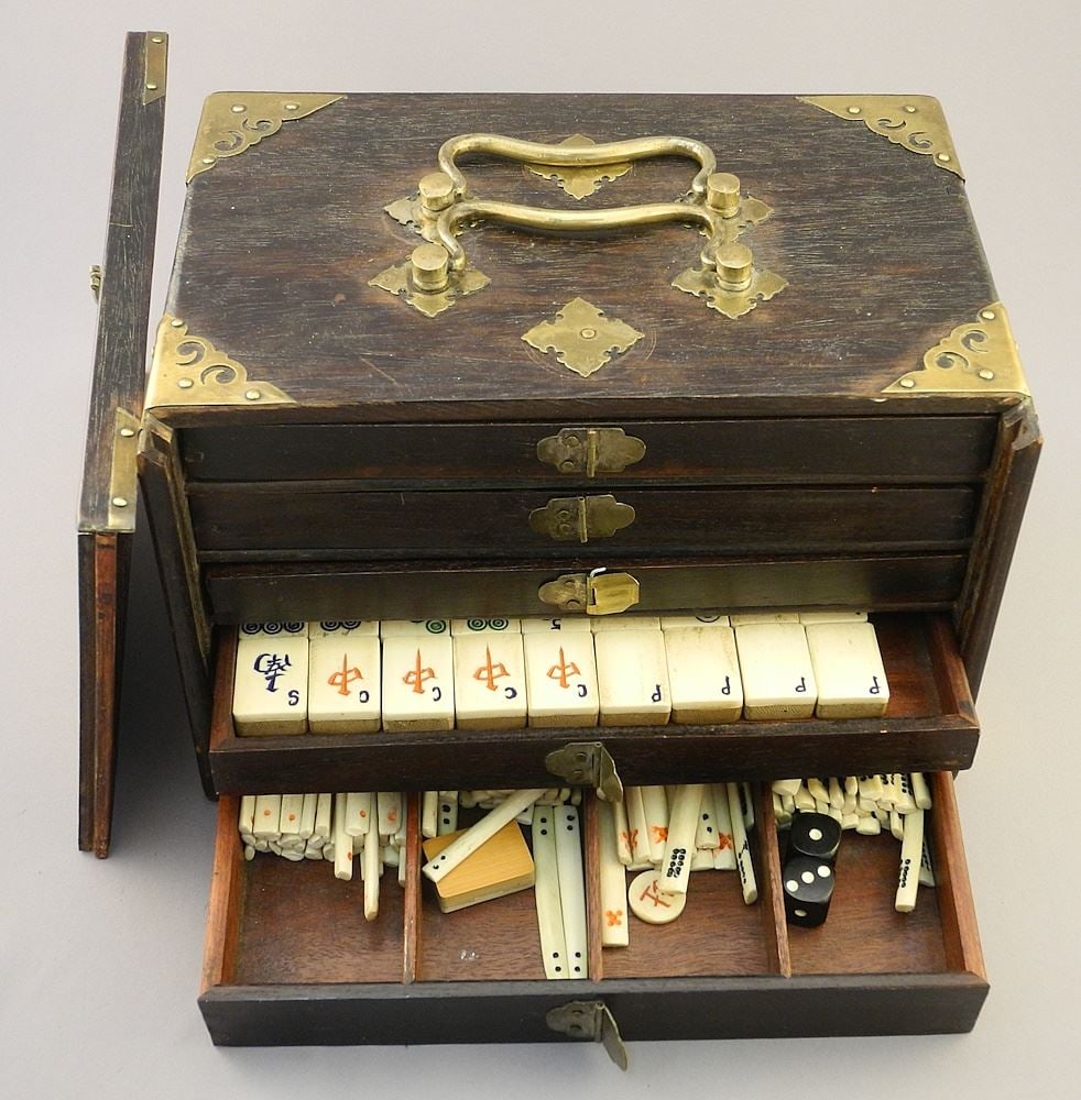 Cased Mah Jong Set, 9 1/2 x 6 1/4". (1 of 5)