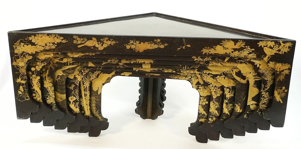 Nesting set of 8 Japanese Gilt Lacquer Triangular Tables. (1 of 10)