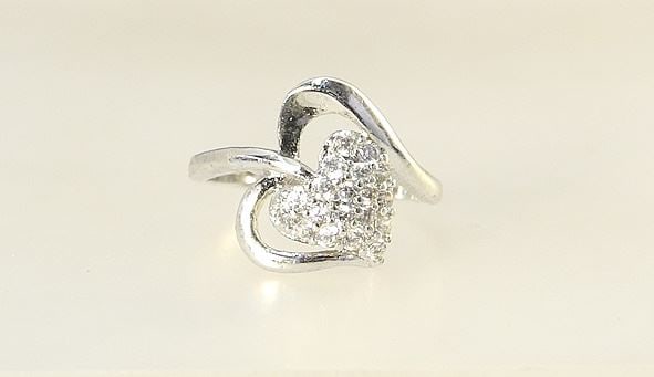 An 'Eternal Love' Lady's Zircon Ring Size 7.: An 'Eternal Love' Lady's Zircon Ring Size 7.
