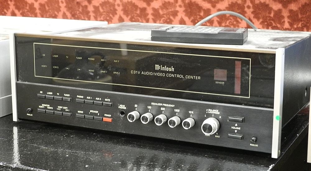 アンプ Macintosh C40 audio control center McIntosh C40 2-Channel Solid State Audio Control Center