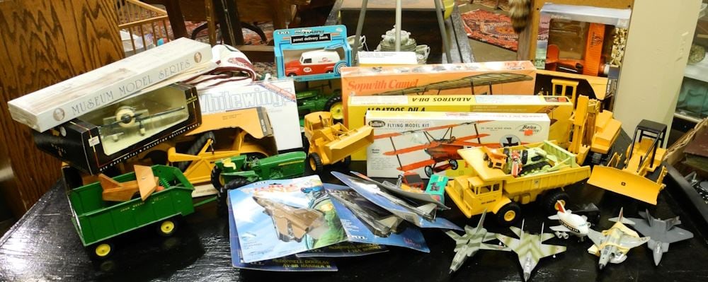 Collection of Die Cast Toys & Models (1 of 4)