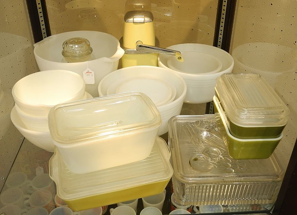 Collection of Various Pyrex / Fireking / Ice Crusher & Other Dishes. (1 of 1)