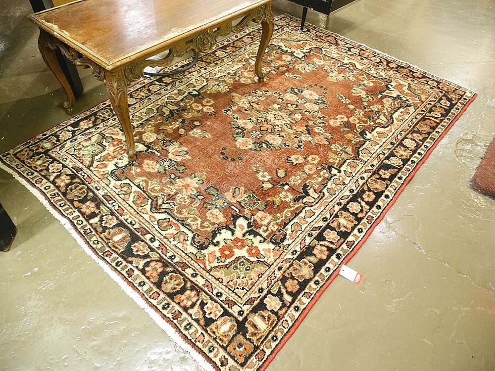 Mahal Carpet Approximately 6'6" x 4'9" (thread bare). (1 of 1)