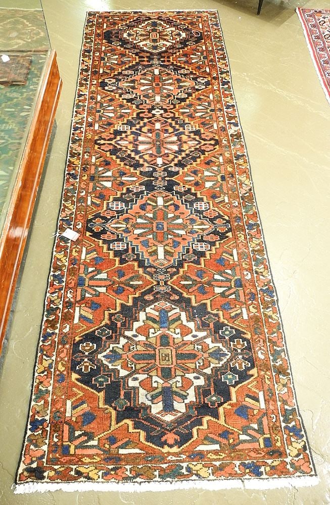 Bakhtiar Runner Approximately 9'2" x 3'. (1 of 4)