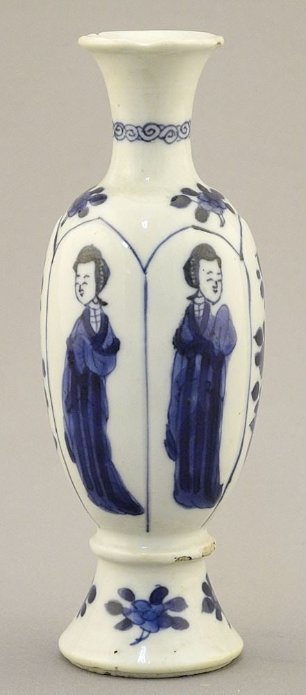 Chinese Blue & White Porcelain Vase, 5 3/8"H (condition noted).: Chinese Blue & White Porcelain Vase, 5 3/8"H (condition noted).