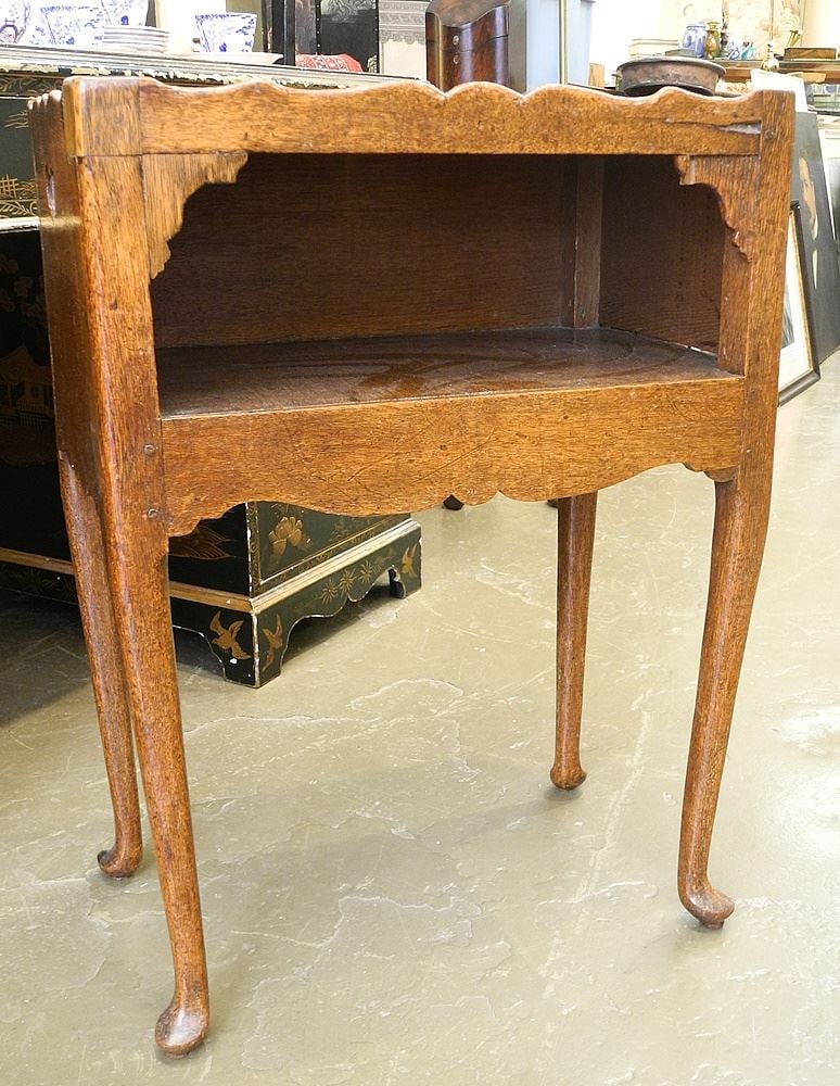 19th C. Oak Side Table. (1 of 5)
