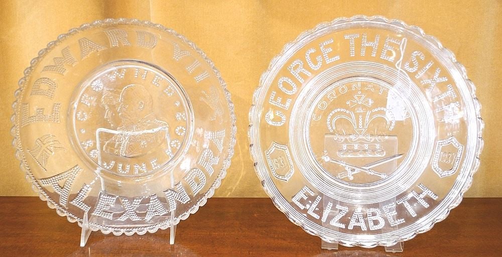 2 Molded Glass Commemoration Dishes: Edward 7th 1902 / George 6th 1957, 9 1/4" & 9 1/2" Diam.: 2 Molded Glass Commemoration Dishes: Edward 7th 1902 / George 6th 1957, 9 1/4" & 9 1/2" Diam.