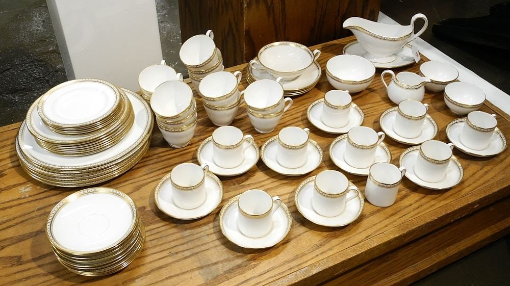 Spode Part Tea & Coffee Set, "Golden Bracelet". (1 of 4)