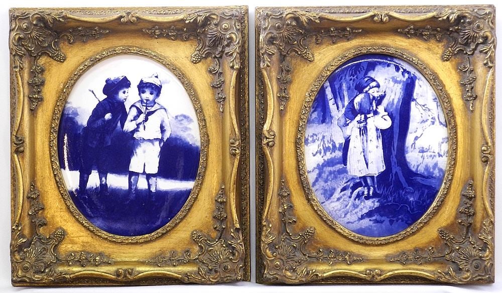 Pair of Oval Delfts Style Panels in Gilt Frames, 9 3/8" x 7 1/4".: Pair of Oval Delfts Style Panels in Gilt Frames, 9 3/8" x 7 1/4".