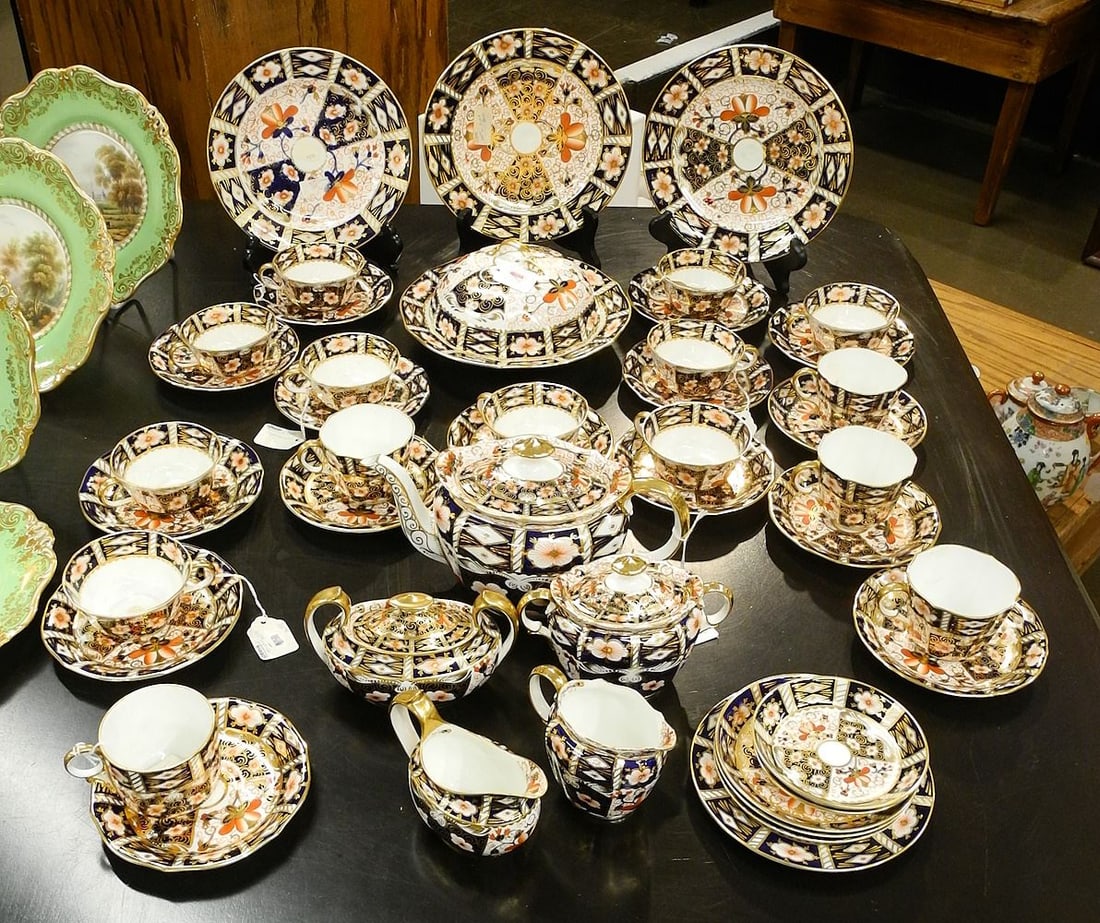 Royal Crown Derby Imari Pattern 2451 Part China Tea Set. (1 of 3)