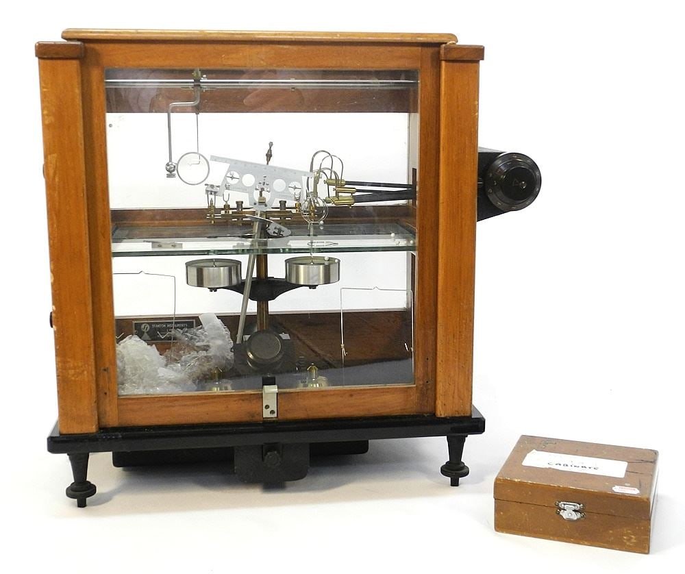 Stanton Instruments Chemical Balance, Model M.C.I/A with Weights.: Stanton Instruments Chemical Balance, Model M.C.I/A with Weights.