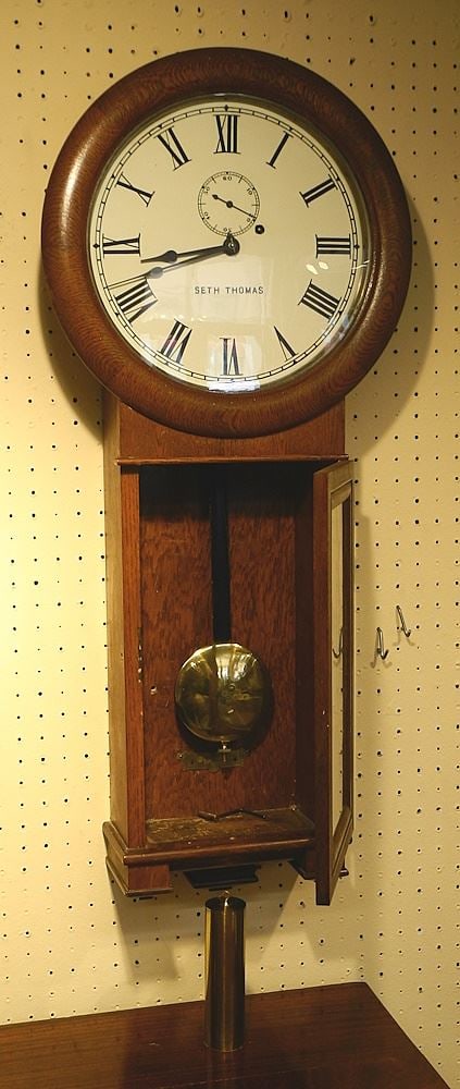 Seth Thomas #2 Regulator Wall Clock, 3'. (1 of 4)