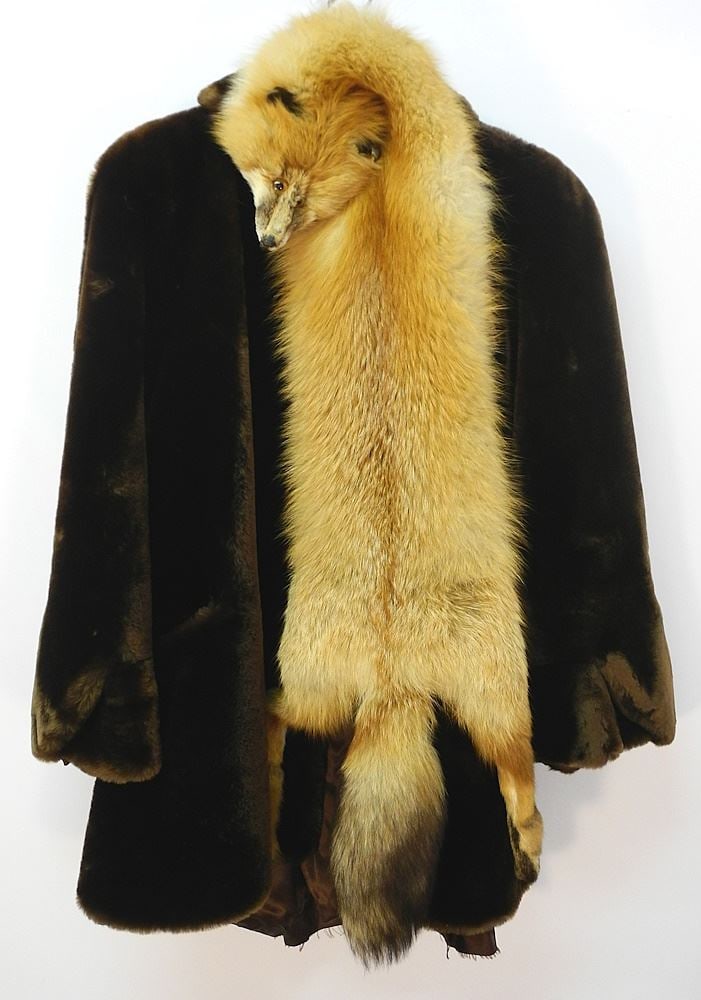 Beaver Fur Mid-Length Coat & Fox Stole. (1 of 4)