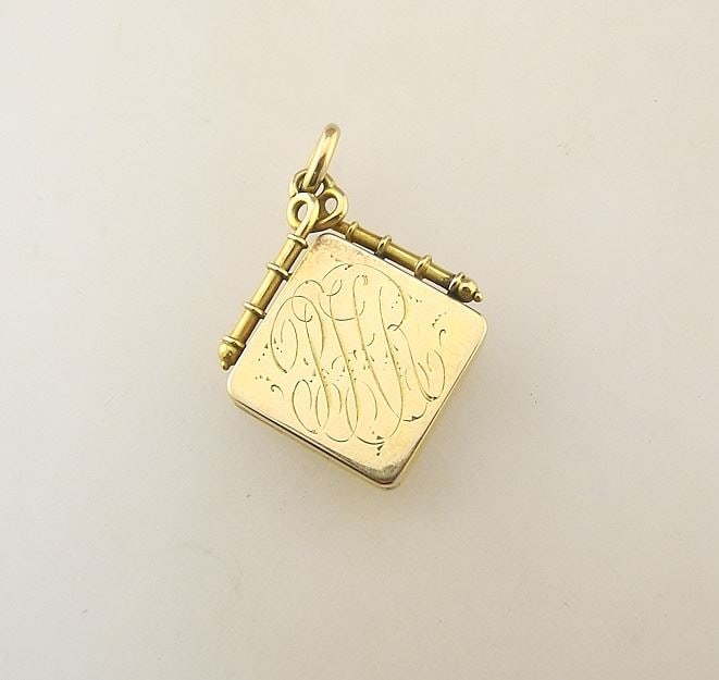 14K (marked) Yellow Gold & Diamond Locket, 8.0 Grams, 1 1/4"H.: 14K (marked) Yellow Gold & Diamond Locket, 8.0 Grams, 1 1/4"H.