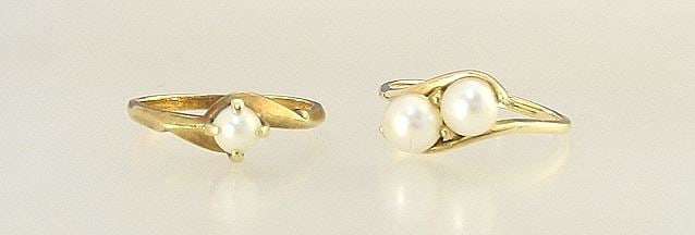 Two 10K (Marked) Yellow Gold & Pearl Rings, Both Size 5 1/2, TW 3.7 Grams (1 of 3)