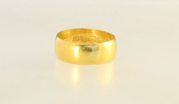 22K (marked) Yellow Gold Band, Size 6 3/4, 4.7 Grams. (1 of 3)