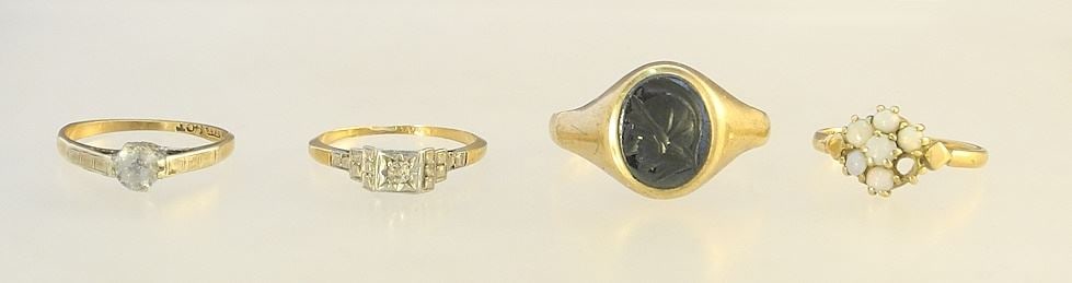 Four 9 Carat Gold Rings set with Stones, Size 4 1/2 / 6 / 10 1/2, TW 9 Grams. (1 of 2)