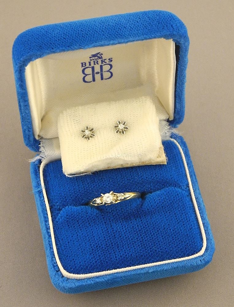 14K (marked) Yellow & White Gold Ring with White Gold Earrings, TW 2.97 Grams, Size 4 1/4 w/B: 14K (marked) Yellow & White Gold Ring with White Gold Earrings, TW 2.97 Grams, Size 4 1/4 w/B