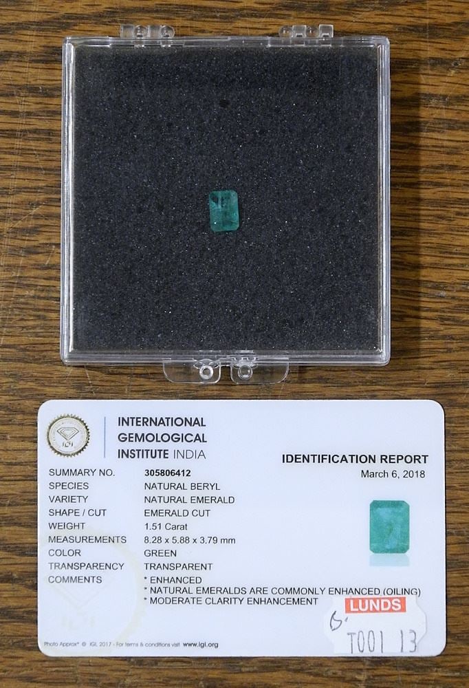 1.51 Carat Natural Emerald with Certificate.: 1.51 Carat Natural Emerald with Certificate.