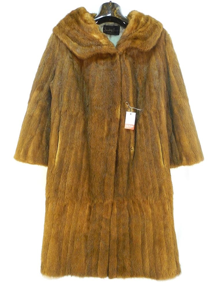 Scuby Furs 3/4 Length Fur Coat, Size Medium. (1 of 3)