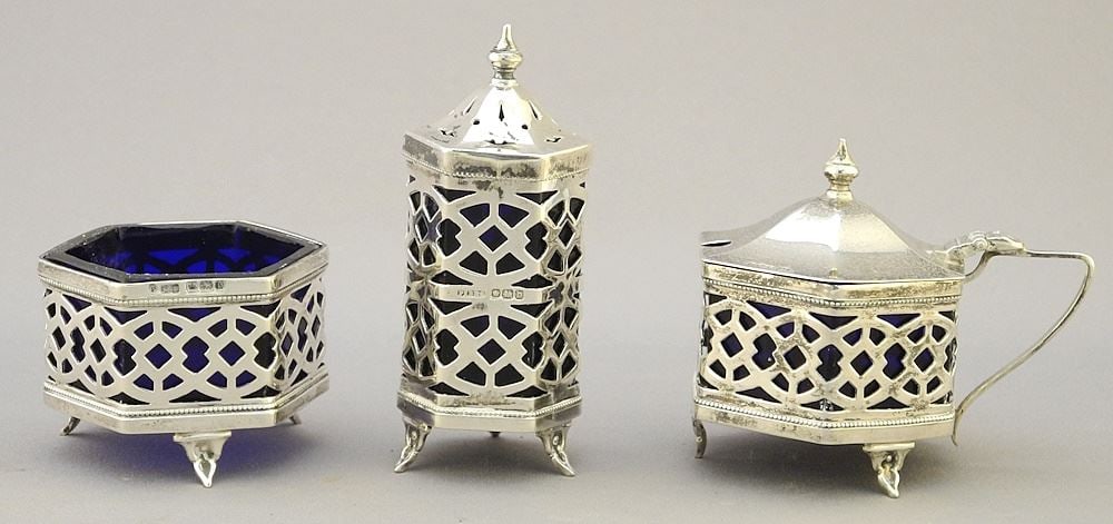 3 Piece Hallmarked Silver Condiment Set, 1 1/2" - 2 3/4"H, 75 Grams. (1 of 3)