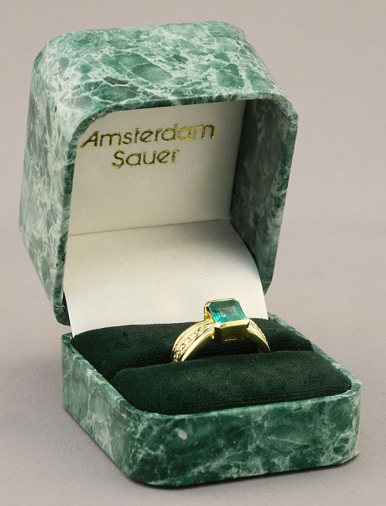 18K (marked) Yellow Gold 1.48c Emerald & Diamond Ring, Size 7, 6.1 Grams. (1 of 7)