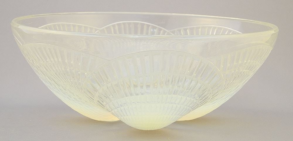 Lalique "Coquilles" Opalescent Glass Bowl, 3 1/2" x 9 1/2" Diameter.: Lalique "Coquilles" Opalescent Glass Bowl, 3 1/2" x 9 1/2" Diameter.