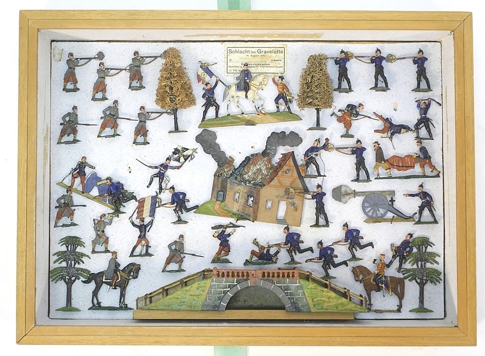 Schlacht bei Gravelotte 18 August 1870 Lead Soldier Diorama, 13 1/2" x 16 3/4" x 2 3/4".: Schlacht bei Gravelotte 18 August 1870 Lead Soldier Diorama, 13 1/2" x 16 3/4" x 2 3/4".