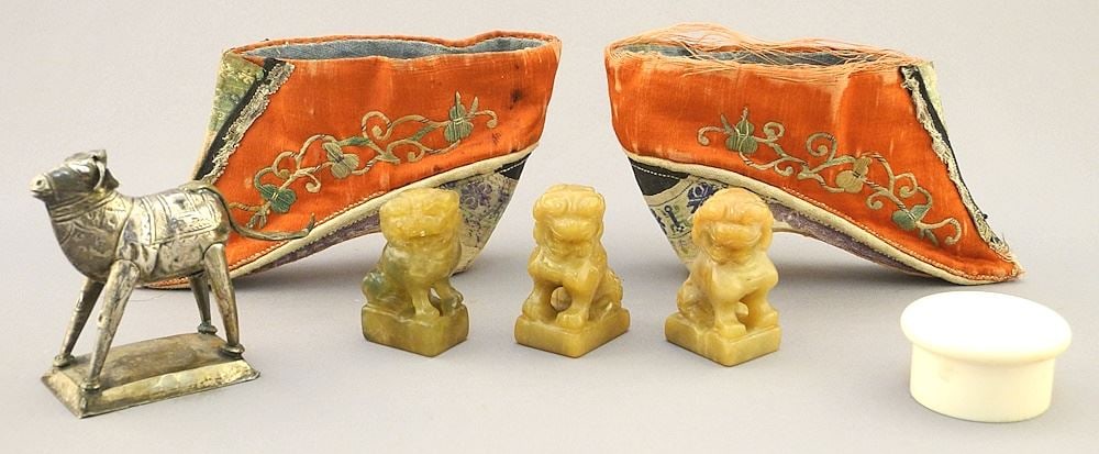 Pair of China Silk Lotus Slippers (5 1/2"L) / 3 Lion Dogs / Round Container, NO EXPORT.: Pair of China Silk Lotus Slippers (5 1/2"L) / 3 Lion Dogs / Round Container, NO EXPORT.