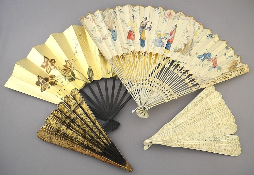 4 Fans: 3 Cantonese / Japanese, 7 1/2" - 10 1/2"L, NO EXPORT (as found). (1 of 2)