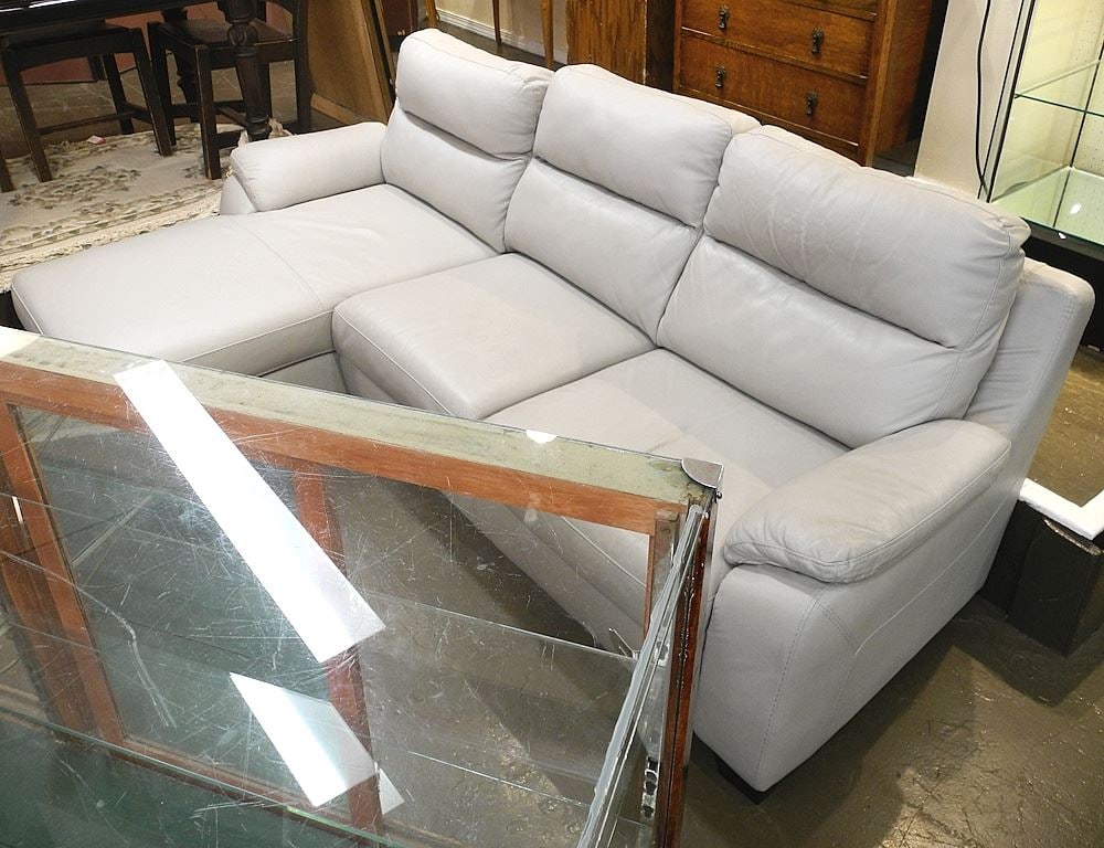 Leather Sectional Sofa, 34 1/2"h.: Leather Sectional Sofa, 34 1/2"h.