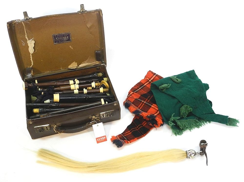 Set of Bag Pipes, as found (condition noted), NO EXPORT. (1 of 4)