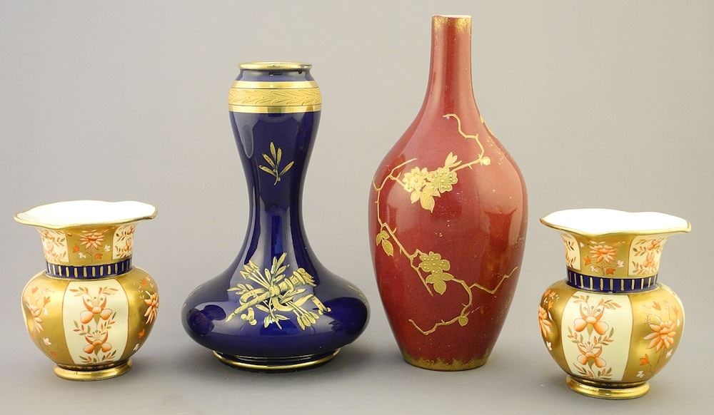 4 Vases: Pair Wedgwood Imari / French / Gilt with Height Reduced, 4 1/8" - 8 7/8"h.: 4 Vases: Pair Wedgwood Imari / French / Gilt with Height Reduced, 4 1/8" - 8 7/8"h.
