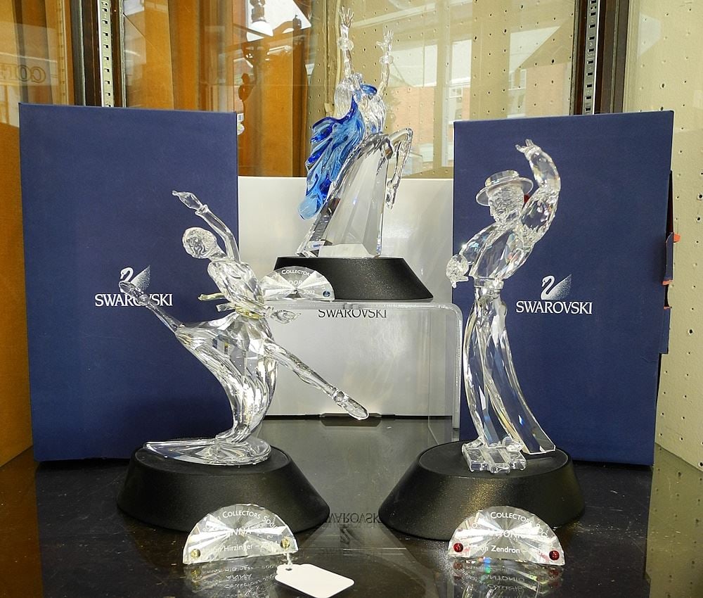 3 Swarovski Crystal Figures: Anna / Antonio / Isadora, with Boxes. (1 of 3)