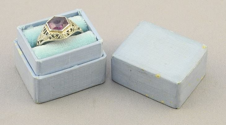 Vintage 10K (marked) White Gold & Amethyst Ring with box, Size 4 1/2, 1.16g (as found). (1 of 4)