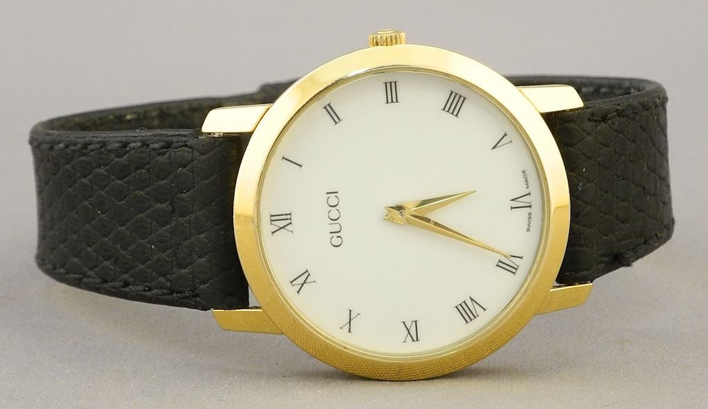 Gents Gucci Wristwatch, Serial: 0020827. (1 of 3)
